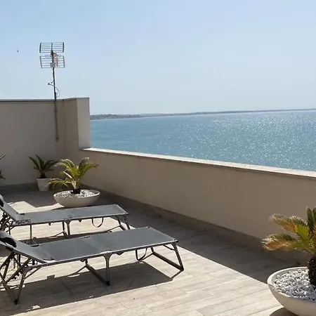 Terrazza Delle Sirene - Fronte Mare Apartment *