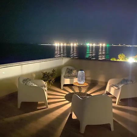 Terrazza Delle Sirene - Fronte Mare 아파트 *